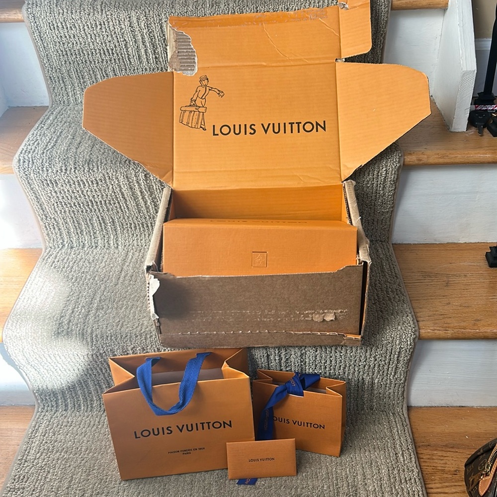 Louis Vuitton Box 2 bags, card holder and shipping box all empty